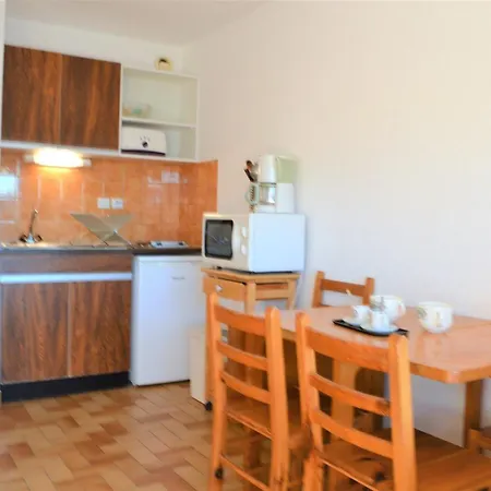 4 Couchages Proche Avec Parking Et Balcon Au Lavandou - Fr-1-251-557 Апартаменты