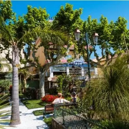 Апартаменты 4 Couchages Proche Avec Parking Et Balcon Au Lavandou - Fr-1-251-557 *