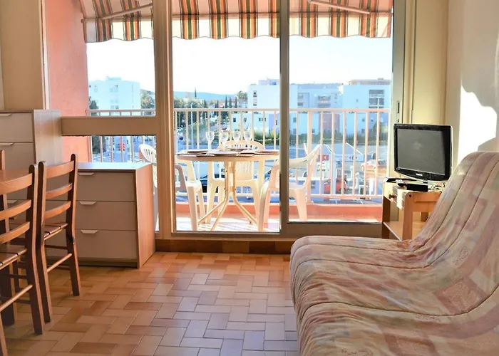 Apartman 4 Couchages Proche Avec Parking Et Balcon Au Lavandou - Fr-1-251-557 *