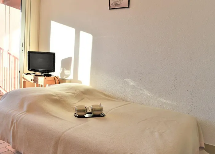 4 Couchages Proche Avec Parking Et Balcon Au Lavandou - Fr-1-251-557 Apartman *